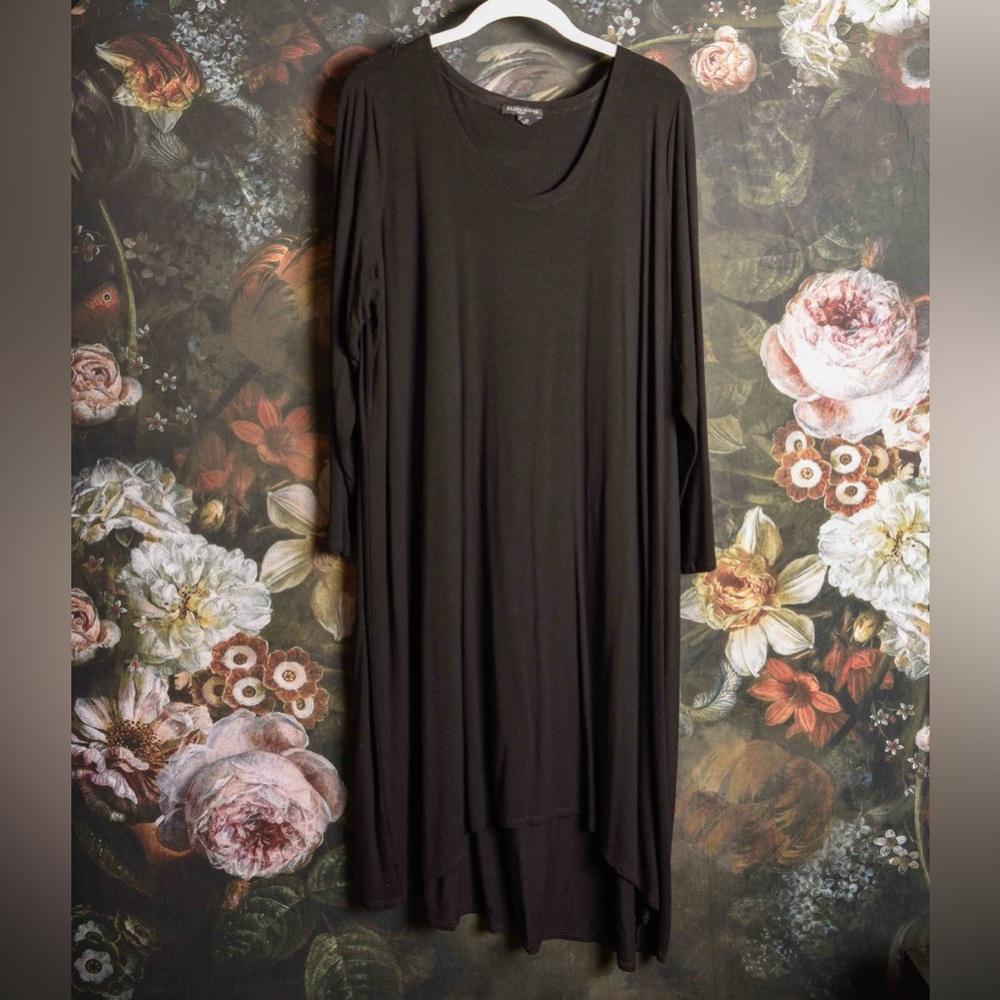 Eileen Fisher black scoop-neck dress with slight hi-lo hem, size 1x